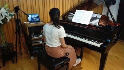 ag旗舰厅网站特邀艺术家浙江音乐学院钢琴系丁阳博士Hybrid远程教育大师班+音乐会圆满成功